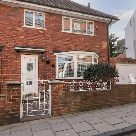 Sally's Berth Holiday home Scarborough