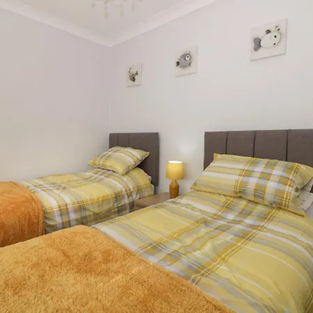 Sally's Berth Holiday home