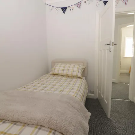 Sally's Berth * Scarborough